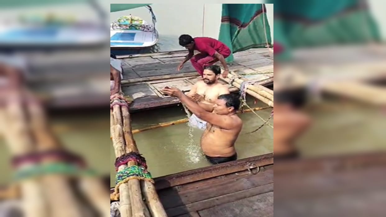 National President of Youth Congress came to take bath in Sangam barefoot, is famous as Oxygen Man