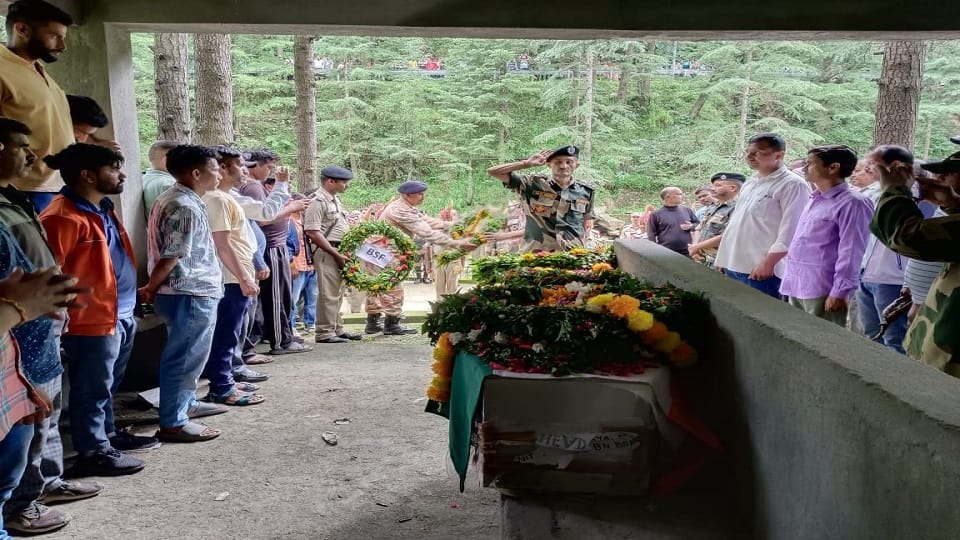 BSF jawan Dayal Ram last rites performed with military honors in lohaghat champawat