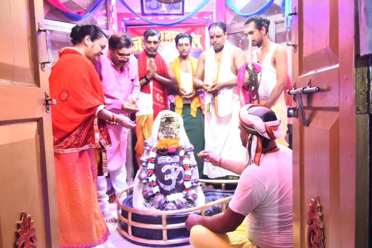 Sawan 2024: Pics of First Monday of Sawan.