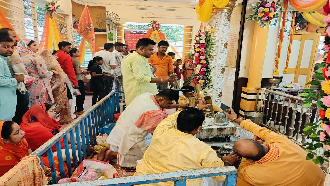 Rudrabhishek on Mahashivratri 2025 Know the vidhi and importance of Rudrabhishek in hindi