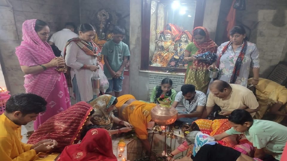 Devotees gathered for Jalabhishek in Shiva temples in pithoragarh