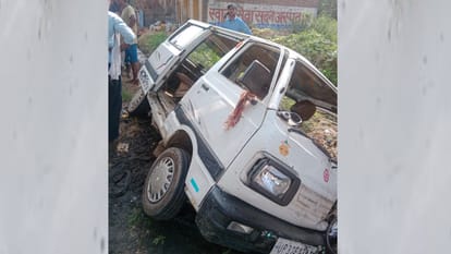 Sitapur: 12 got injured when a school bus met to an accident.