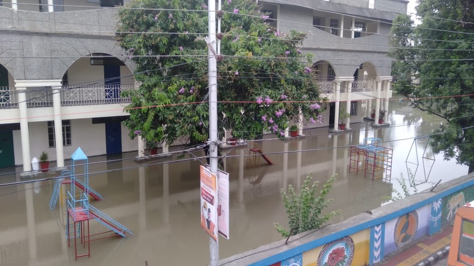 Dehradun Weather Heavy Rainfall 11 Hours Continuous water logging in colony and Roads Photos