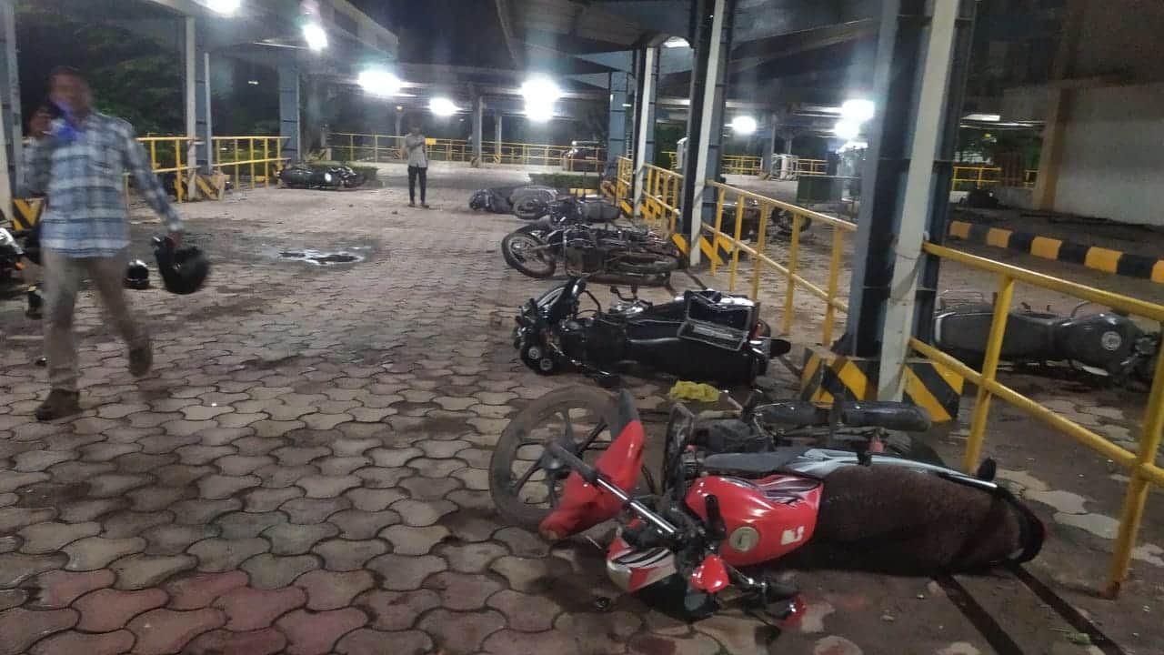 Dhar: Worker dies of electrocution in Ultratech cement plant, family members and villagers vandalize it