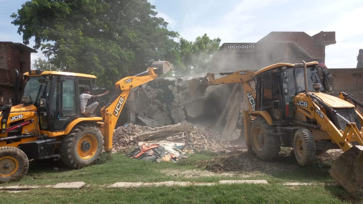 Bulldozer action taken after CM Yogi rebuke in Rohit murder case in Ballia