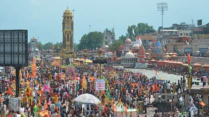 Kanwar Yatra 2024 More Than Four Lakh Devotees Take gangajal from haridwar on second day Photos