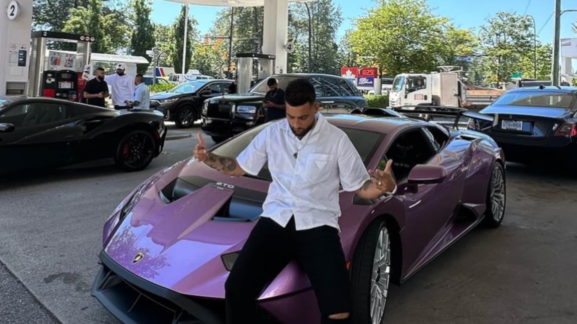 Bad Newz singer Karan Aujla known for his tussle with Sidhu Musewala click here to know about the controversy