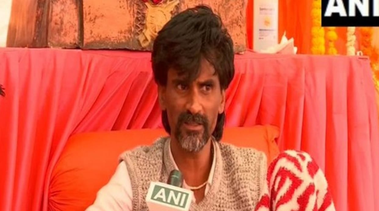 Pune court issues non bailable warrant against Manoj Jarange in fraud case