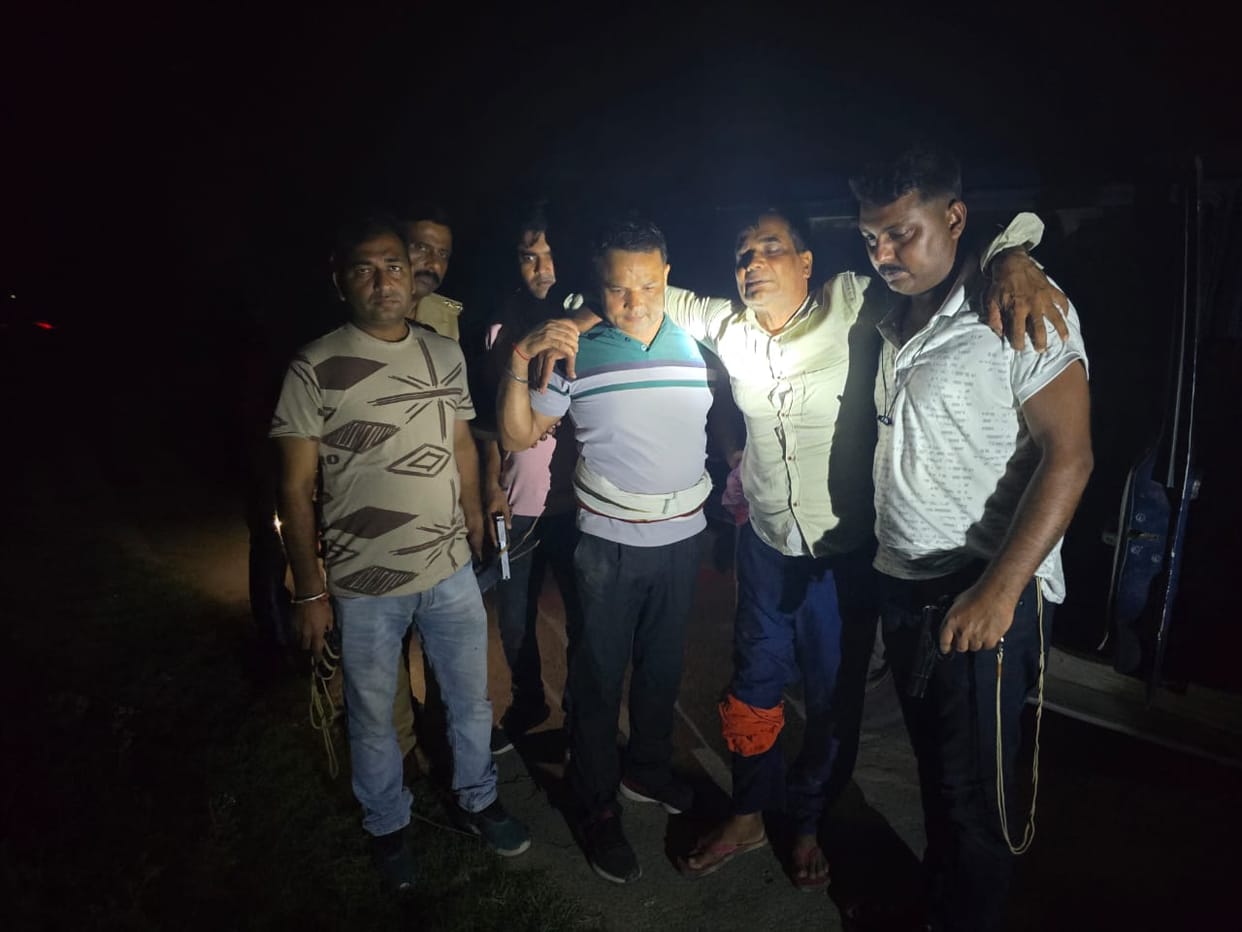 Gonda: Lallan, the main accused in the Omprakash murder case, arrested in an encounter, shot in the leg while