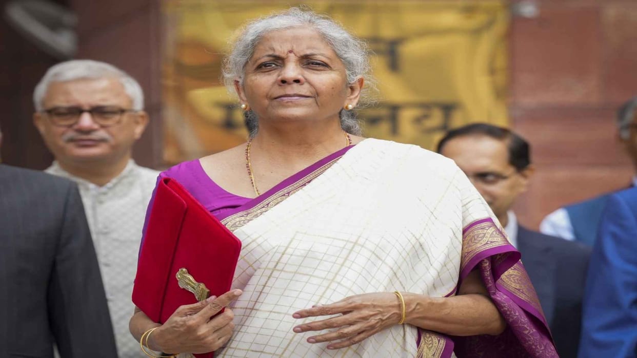 Union Budget 2024 Nirmala Sitharaman Education Achievement Political Career in Hindi