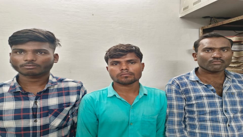 पुलिस की गिरफ्त में आरोपी
