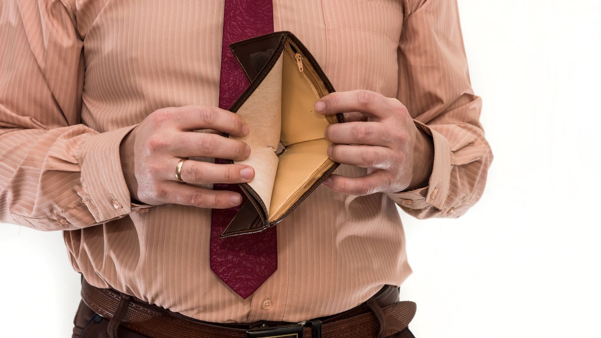 Vastu Tips Are you losing money repeatedly and not able to save it Do you keep these things in your purse