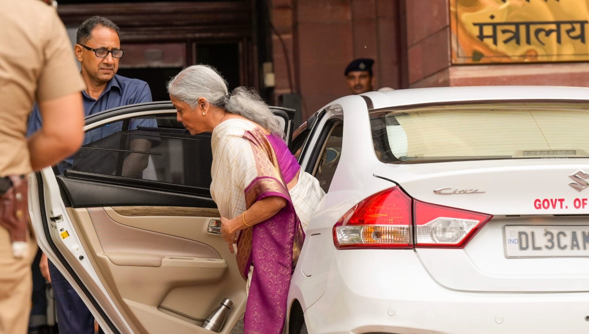 Budget 2024 Finance Minister Sitharaman from Rashtrapati Bhavan to Parliament Budget 2024 in pictures updates
