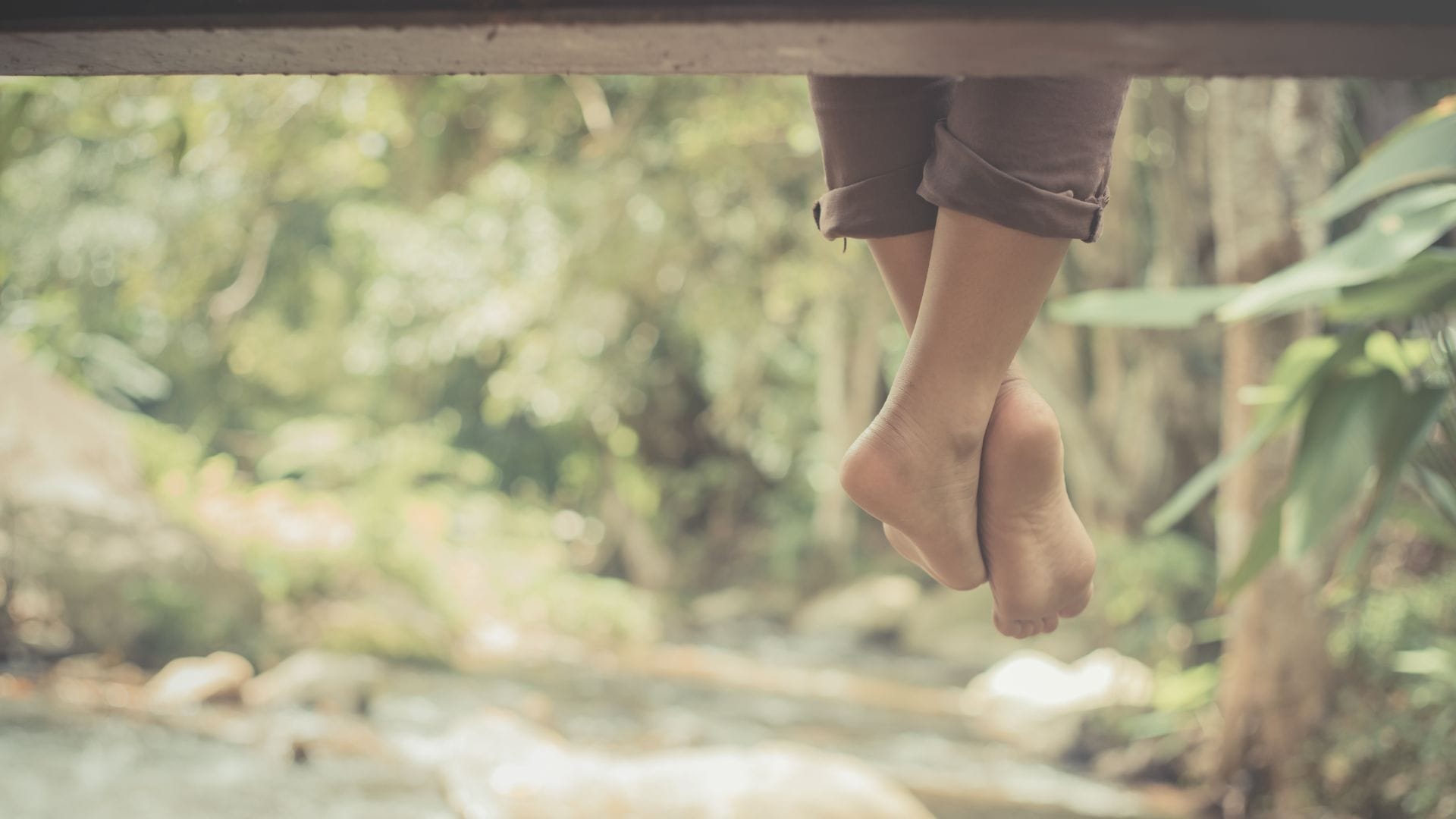 Samudrik Shastra about the sole of foot pair ke talve lines in hindi