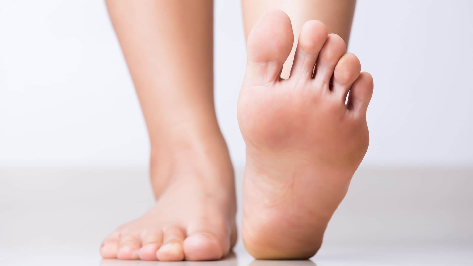 Pedicure Benefits In Monsoon in hindi ghar par Pedicure kaise karein