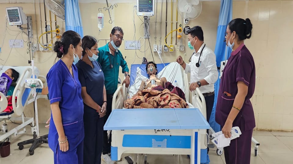 Doctors implanted a pacemaker in heart of 17 year old youth in Jagdalpur