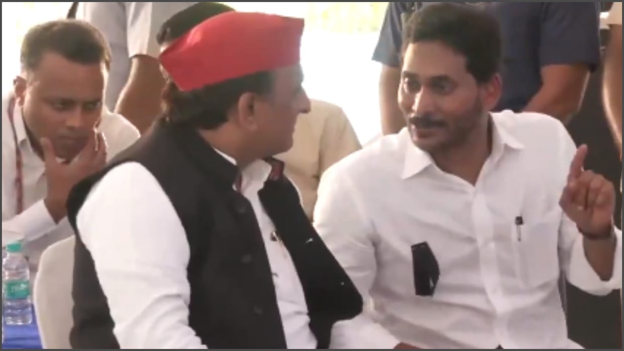 Jagan Mohan Reddy protest against Andhra Pradesh govt at Jantar Mantar in Delhi news in hindi