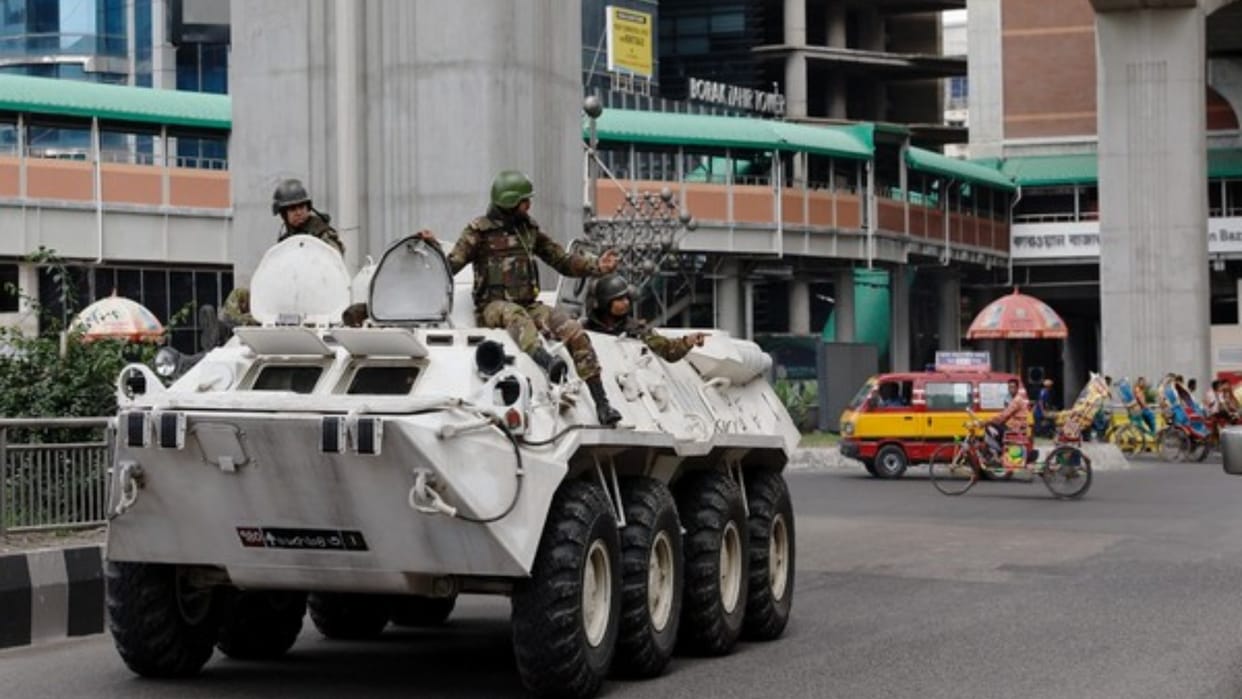 Bangladesh former top generals ask PM Hasina to withdraw troops from streets