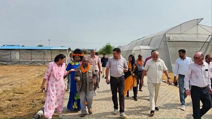 Haryana: अफ्रीकी डेलीगेशन को भाया हरियाणा का बाजरा, खेती और उत्पादों की भी ली जानकारी Haryana: African delegation liked Haryana's millet, also got information about farming and products