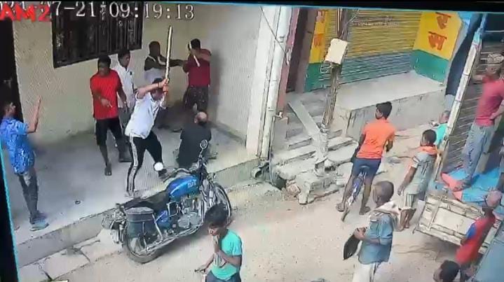 Bihar News: Four accused seen beating JDU leader, instead of punishment all four got anticipatory bail