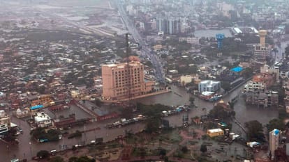 heavy rains batter south central Gujarat districts trains affected