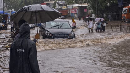 heavy rains batter south central Gujarat districts trains affected