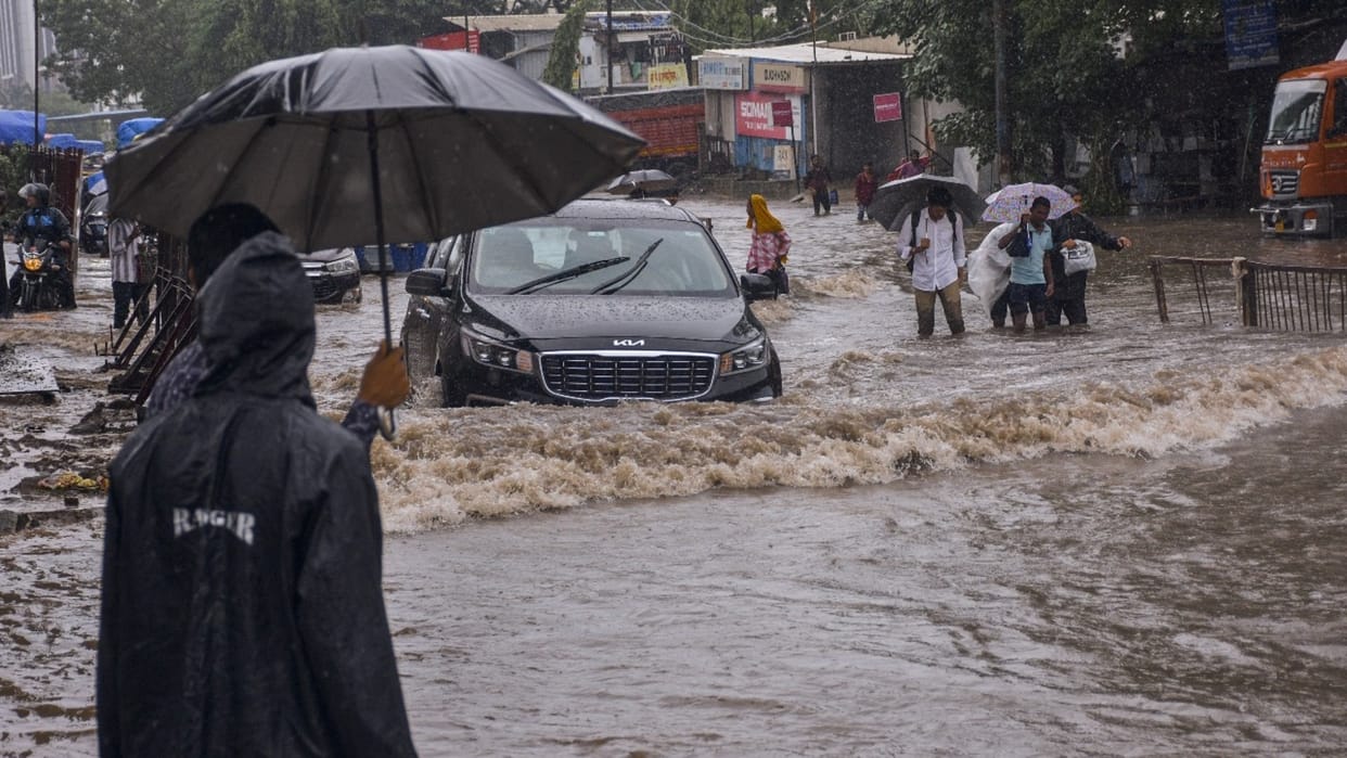 Cyclone Asna Alert Cyclone Asna Threatens Gujarat First Storm to Form in Arabian Sea