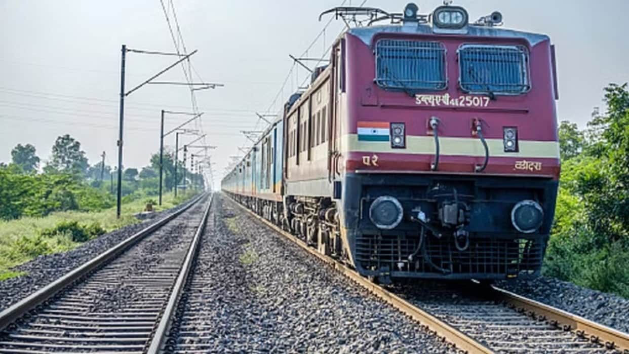UP: 'Mirror trains' to run for Ayodhya, Varanasi, and Mathura