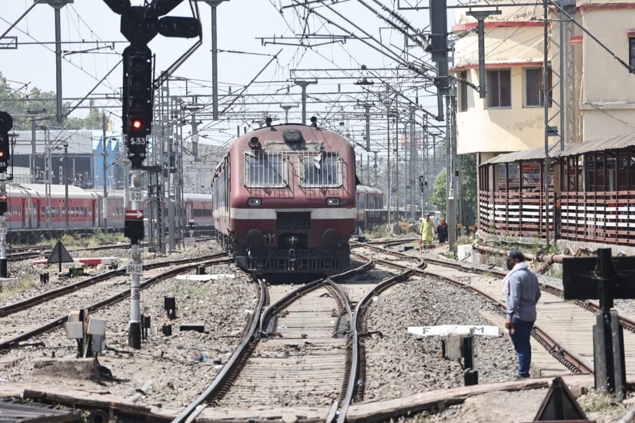 Indore: Preparations to run Indore New Delhi super fast train daily, Indore-Budhani project gets one thousand