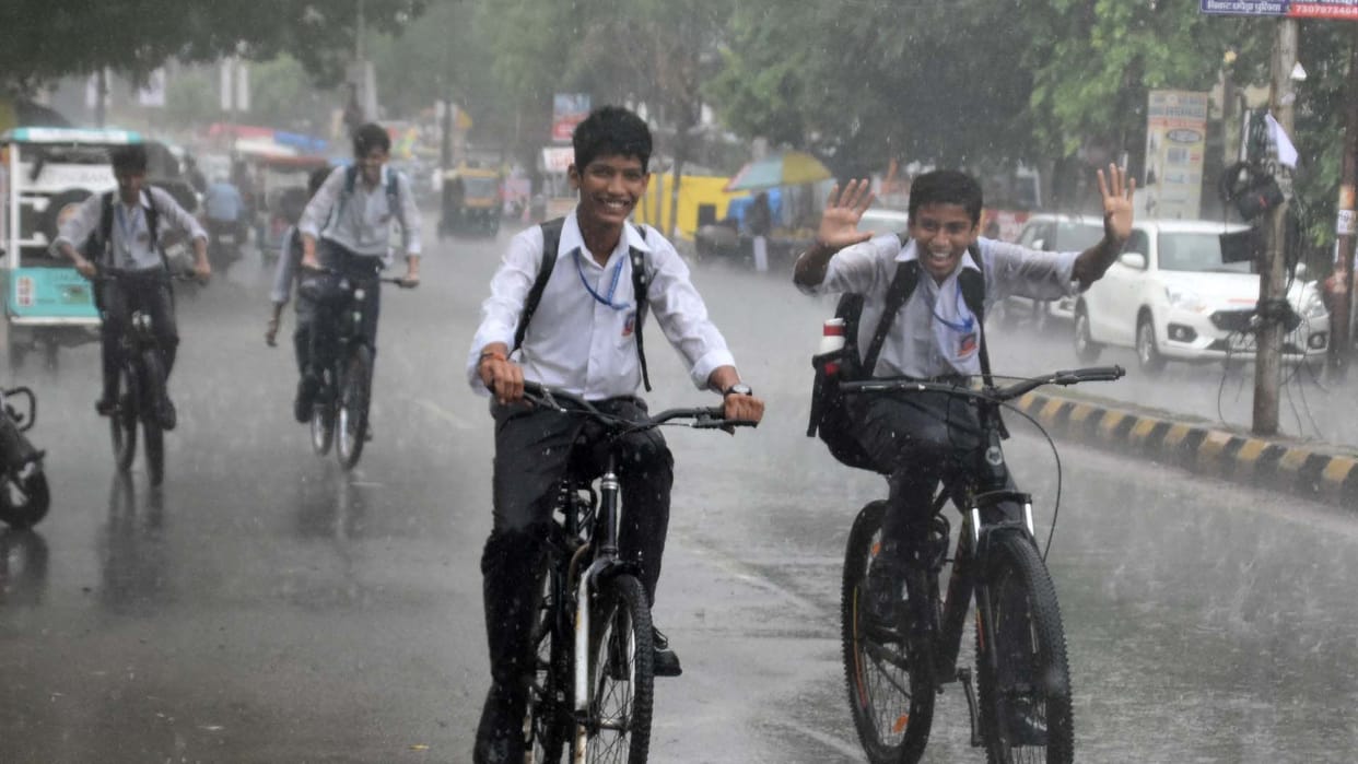 UP weather: Warning of heavy rain in Bundelkhand-West districts, rest of the districts will have to wait