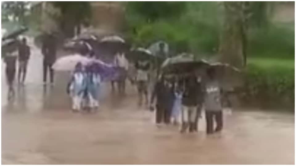 MP Weather Forecast Today IMD Alert for Rain Food Situation in Bina and Tikamgarh Madhya Pradesh News in Hindi