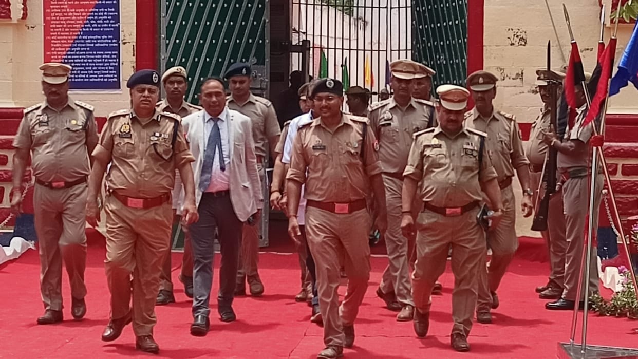 Naini Jail: Prisoner who escaped from jail did not reach home, relative picked up