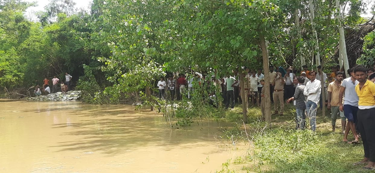 Bijnor: Four people including three brothers drowned in the river, two survived