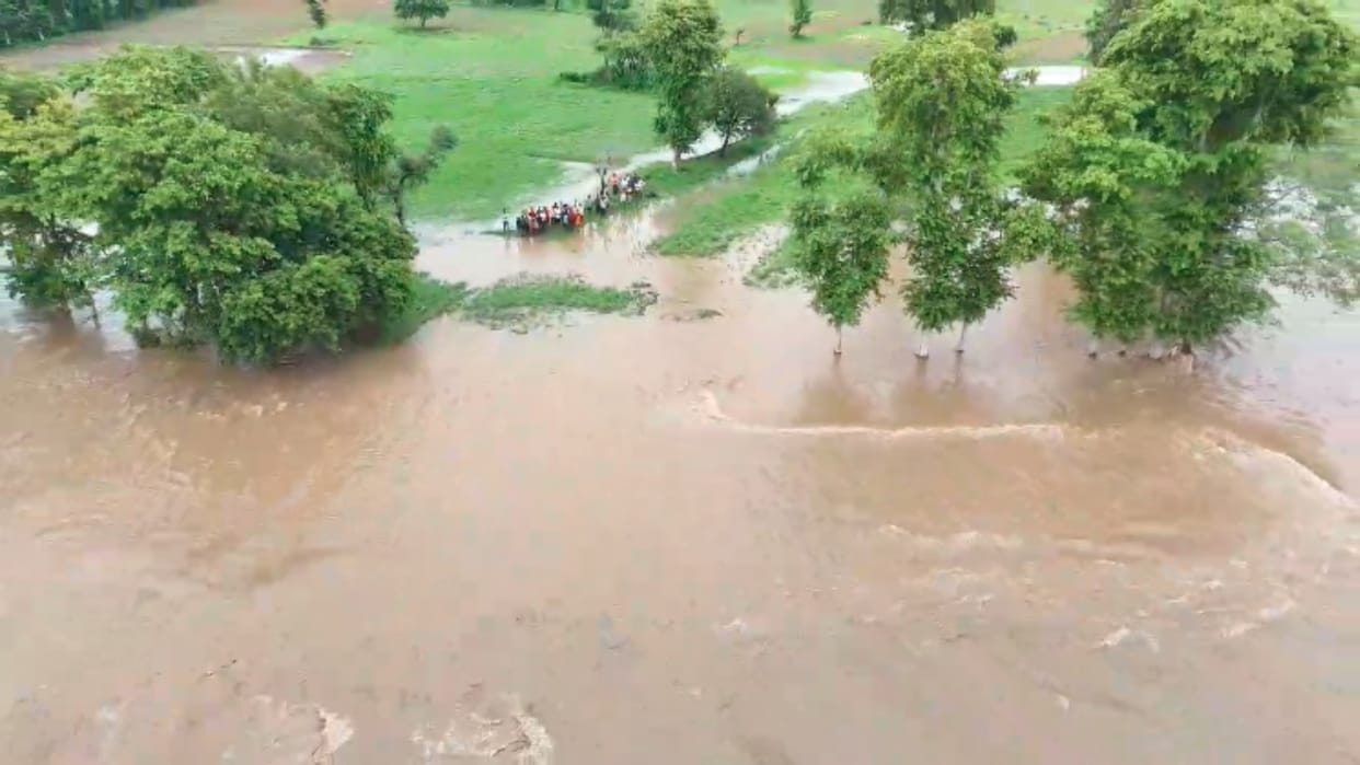 Flooded Fields in Dithwar Village Agra Over 150 Bighas of Crops Damaged
