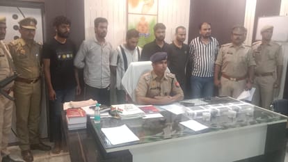 पुलिस द्वारा पकड़े गए आरोपी