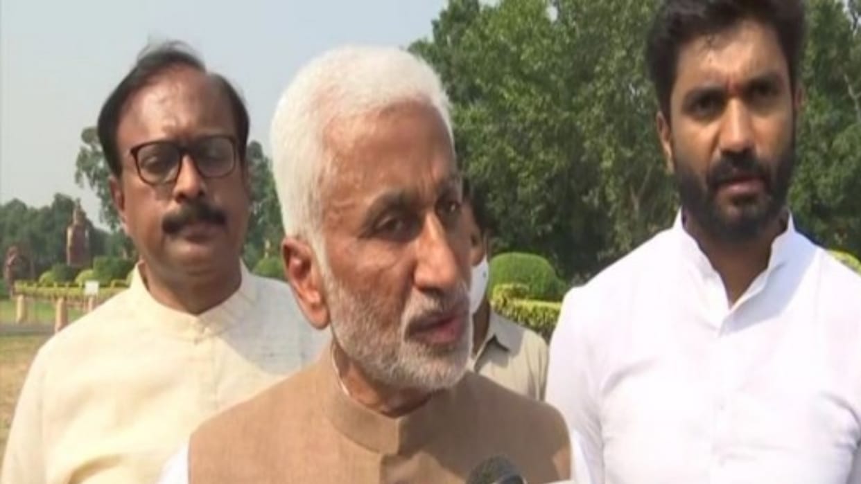 Protest against YSRCP leader Vijay Sai Reddy at Jantar Mantar, Delhi demanding DNA test
