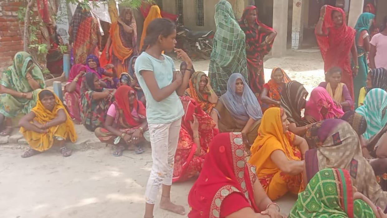 Bloody conflict land dispute in varanasi Two brothers clashed over cutting of field boundary one dead