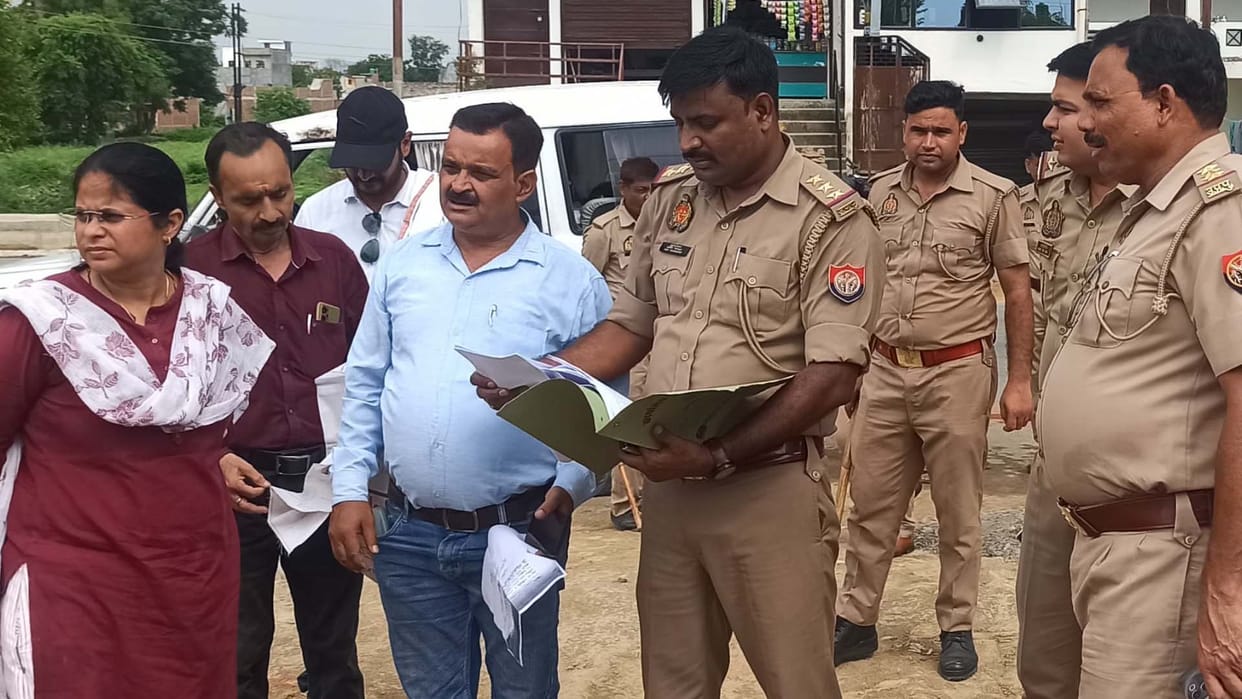 Farrukhabad: Property worth Rs 16.36 crore of SP leader brothers accused of gangsterism seized