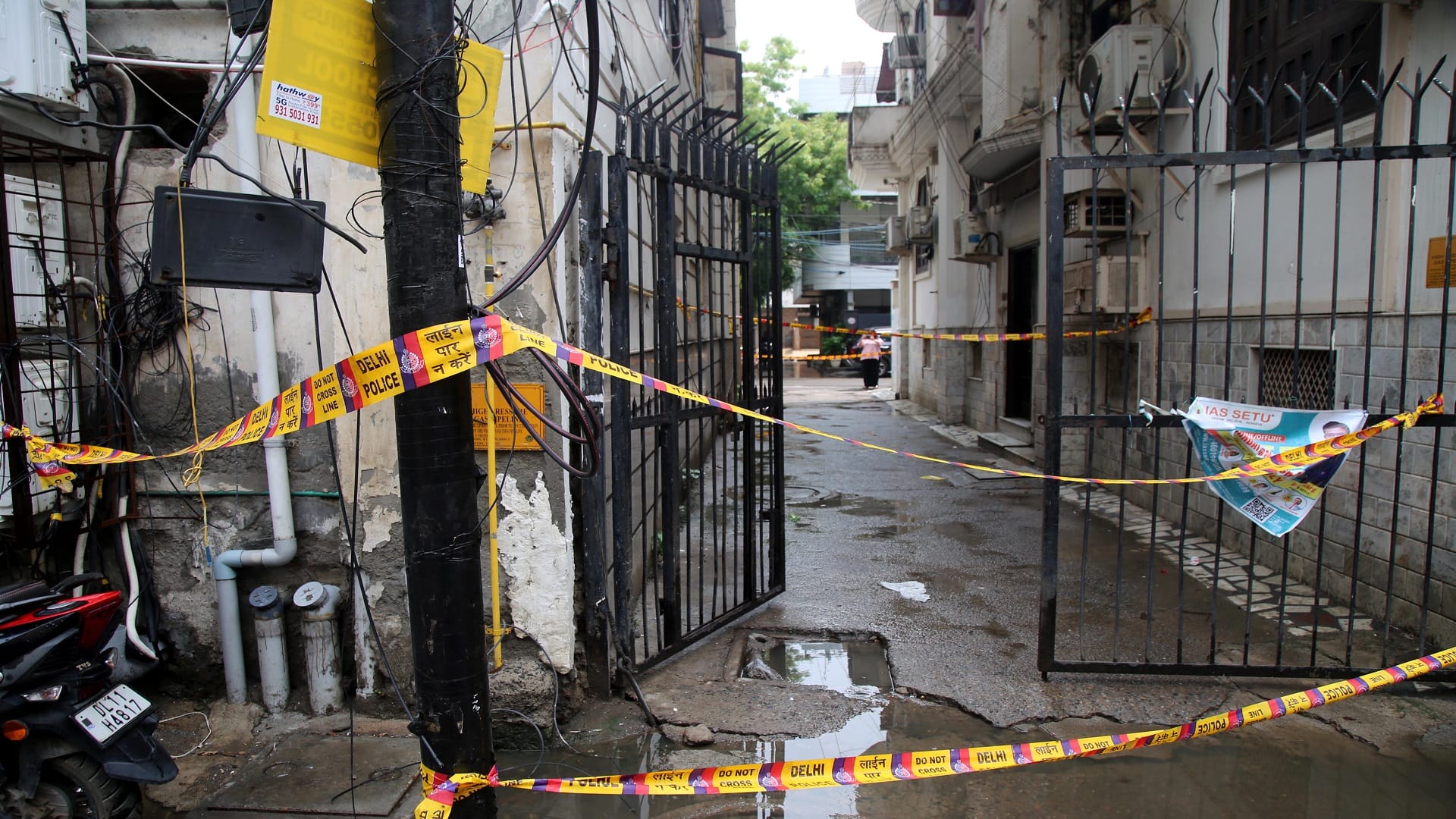 Delhi News Student Preparing for UPSC Dies Due to Electrocuted on Waterlogged Street
