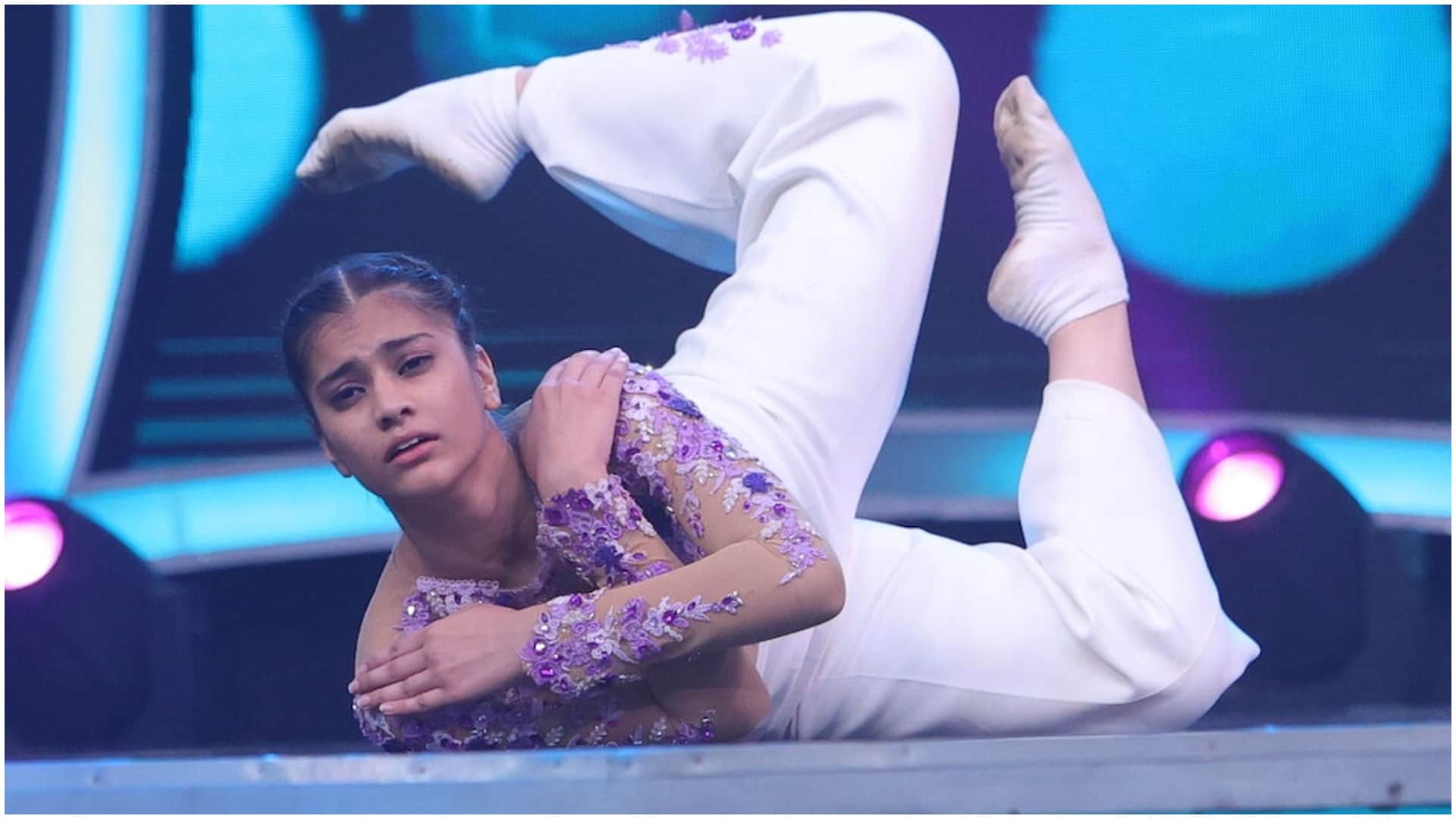Karisma Kapoor Geeta Kapoor and Terence Lewis praised Vaishnavi Shekhawat on India Best Dancer Season 4