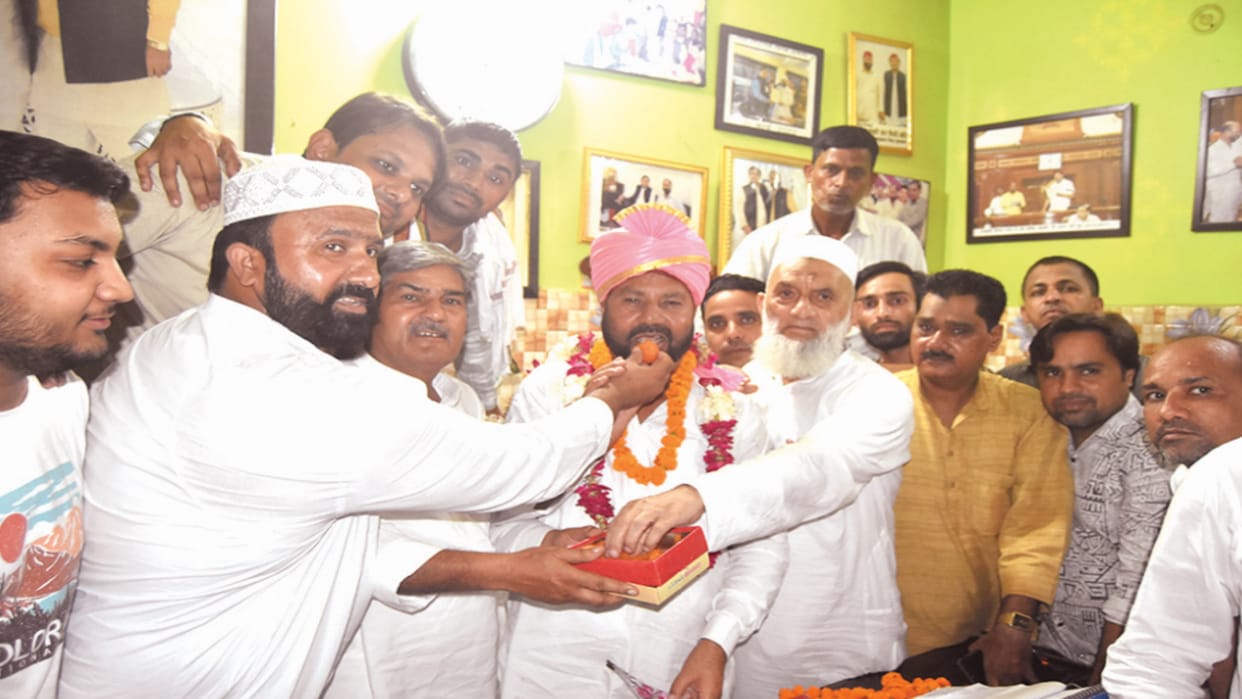 Meerut: SP MLA Rafiq Ansari released on bail from jail after 57 days
