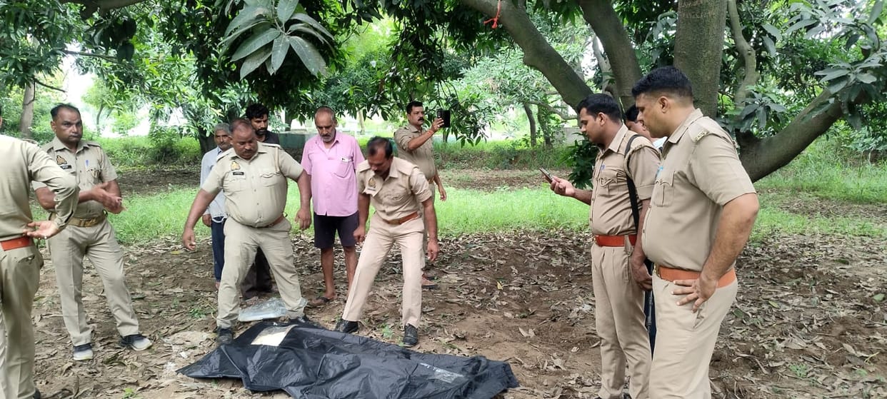 Meerut: Body of a person found hanging from a mango tree in Hastinapur