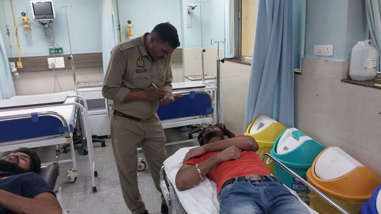 Meerut: Tractor-trolley and Saharanpur Vikas Bhawan vehicle collide on highway in Kankarkheda, five injured