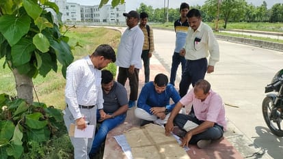 आजम खां की जौहर विवि में जांच करने पहुंची टीम