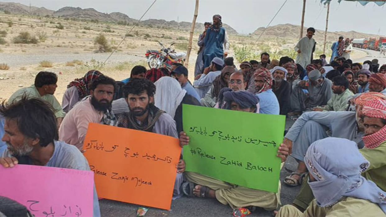 Suicide bomber blows himself at protest site in Pakistan top Baloch leader and activists escape narrowly