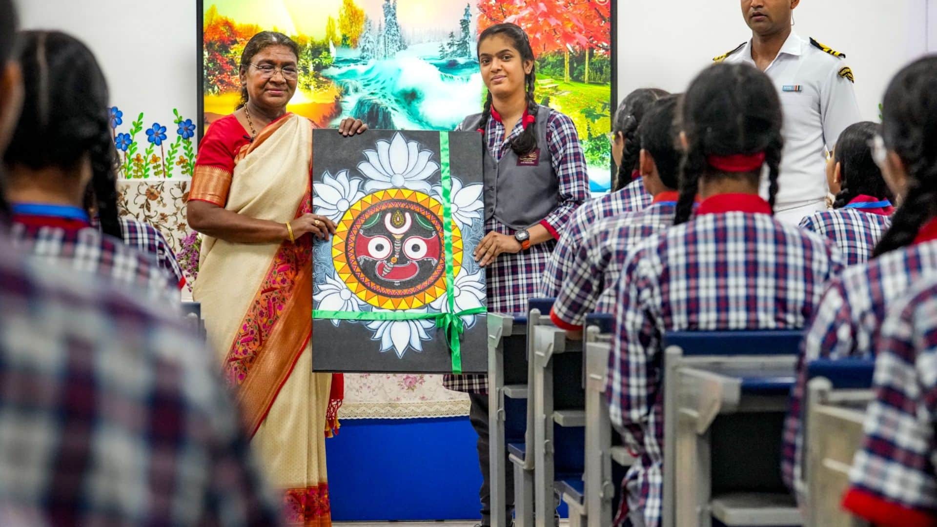 President Murmu becomes teacher for a day; interacts with schoolkids on ways to check global warming