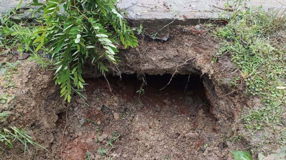 Security forces found big fox hole on roadside in Sukma