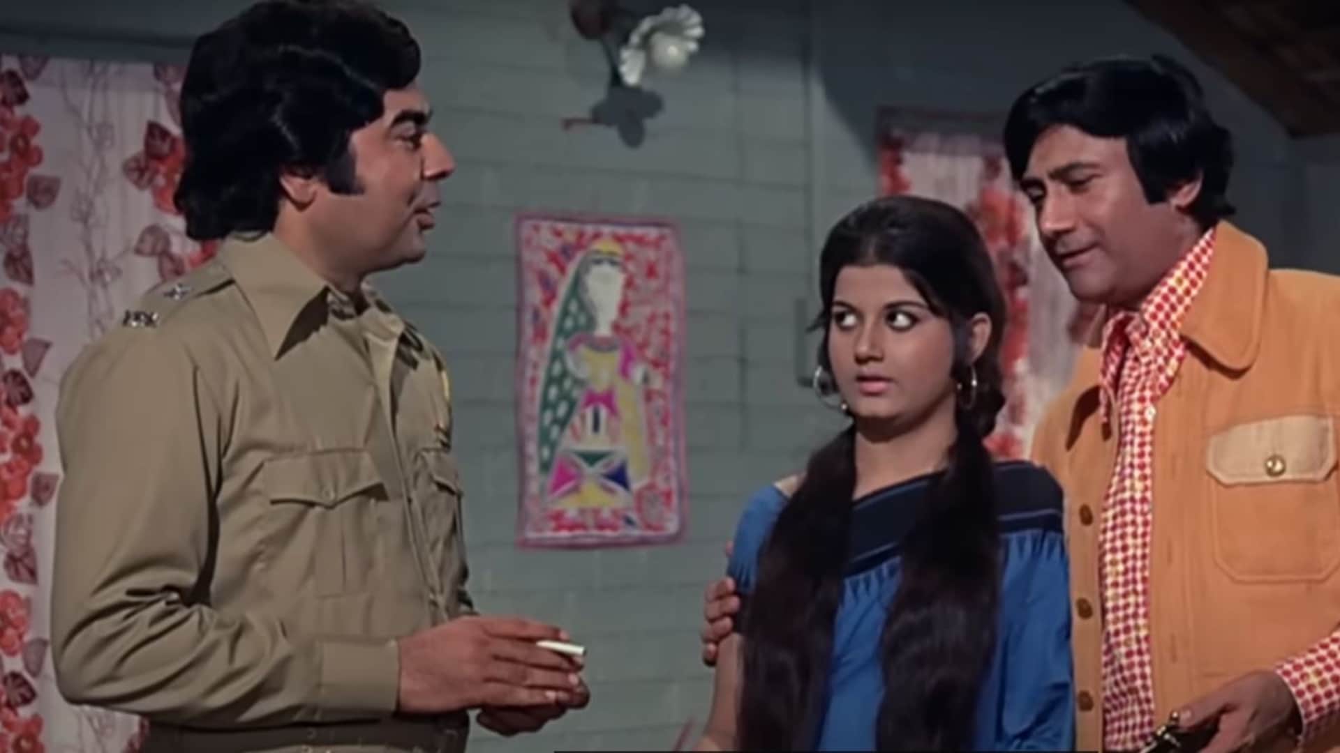Amir Garib golden jubilee released on 26 July 1974 Dev Anand Hema Malini Prem Nath directed by Mohan Kumar
