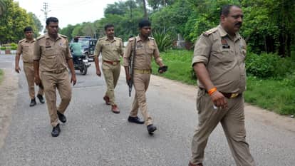 AMU is Mini-Pakistan Doctor Meeting Female Student Threatened by Two Students aligarh police Arrested