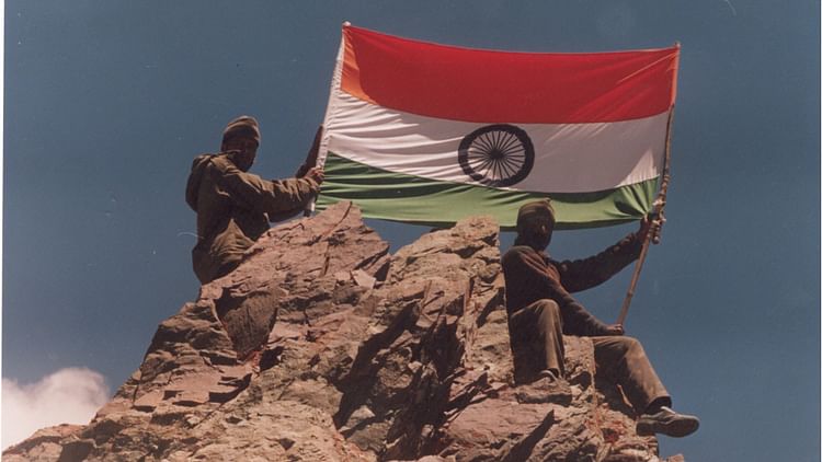 Kargil Vijay Diwas 2025: दिल्ली के जवानों का भी था अहम योगदान, आज भी जिंदा हैं जांबाजों की वीरगाथाएं